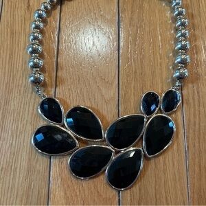 White House Black Market Gemstone Cluster Bib Necklace Chain Gold Graduated Bead